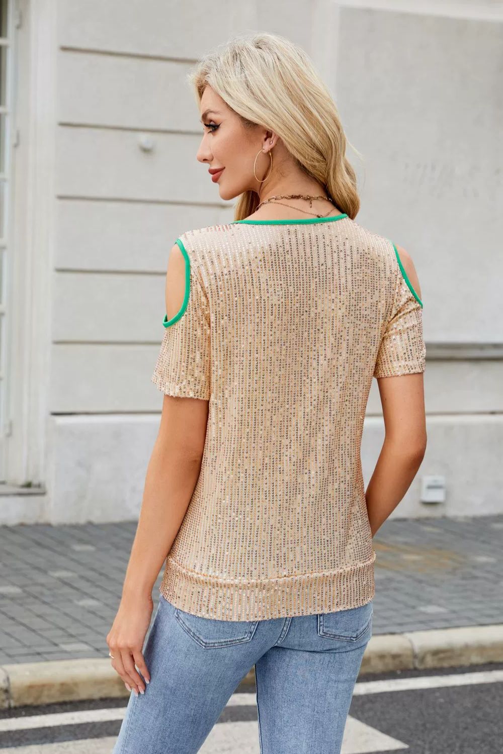 15431bf1-5fe9-4ee9-b9f1-8aebde7d9d33-Max